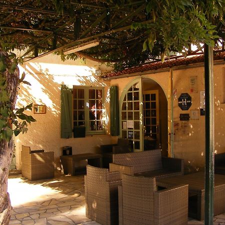 Logis Hotel Restaurant Du Pont Ambialet Екстериор снимка