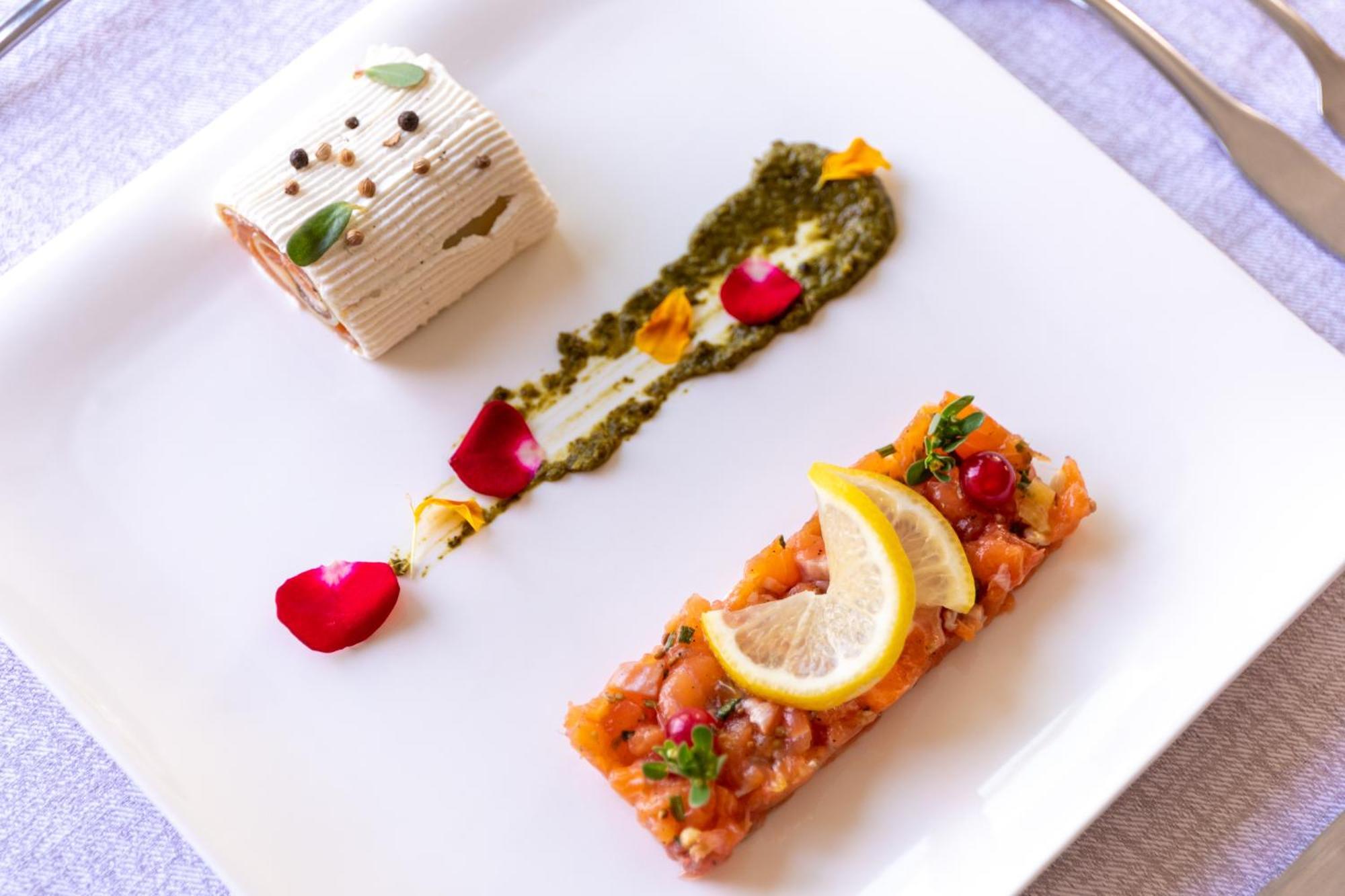 Logis Hotel Restaurant Du Pont Ambialet Екстериор снимка