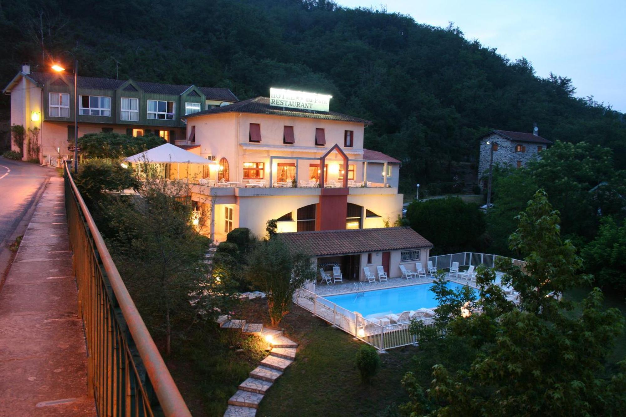 Logis Hotel Restaurant Du Pont Ambialet Екстериор снимка