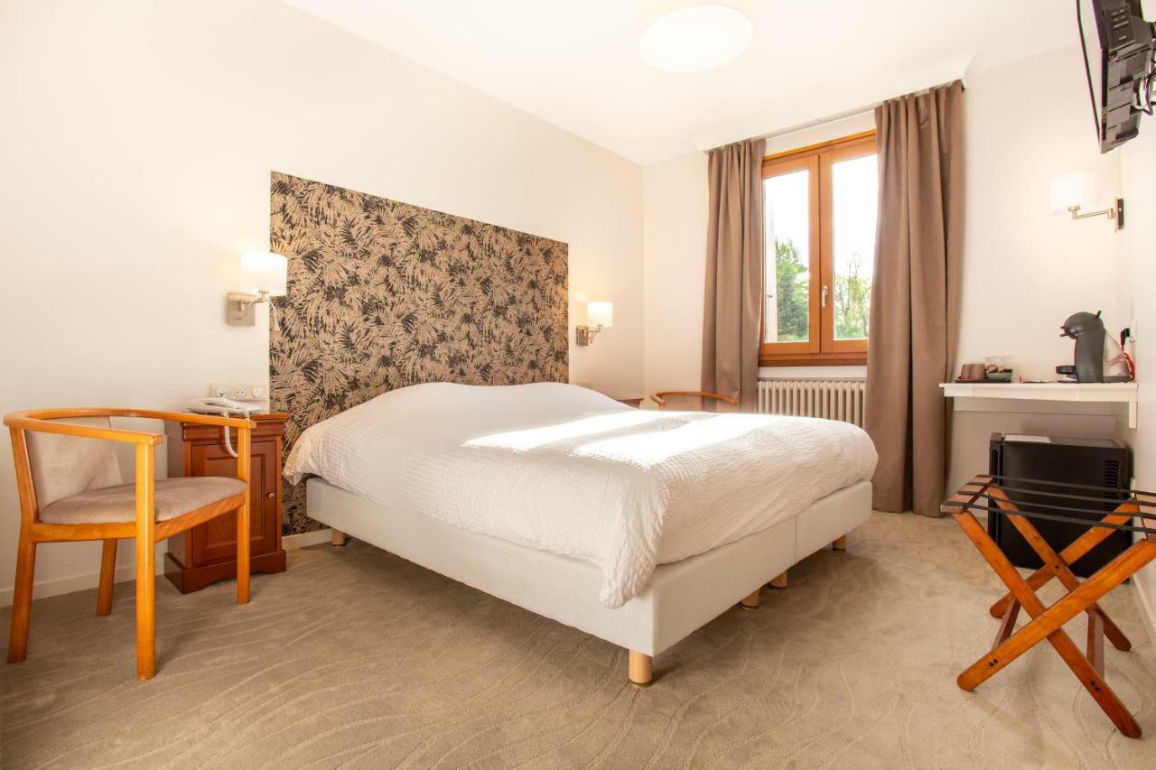 Logis Hotel Restaurant Du Pont Ambialet Екстериор снимка