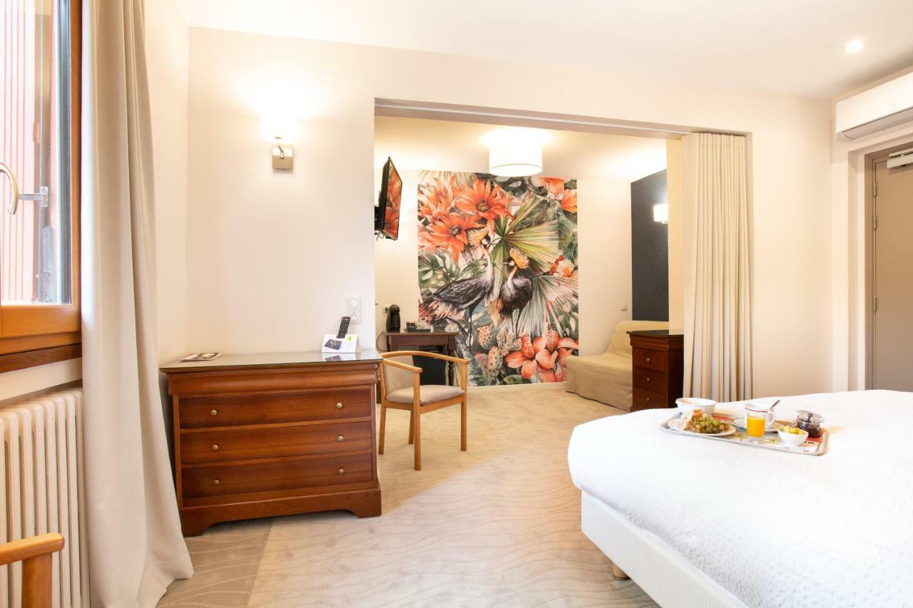 Logis Hotel Restaurant Du Pont Ambialet Екстериор снимка